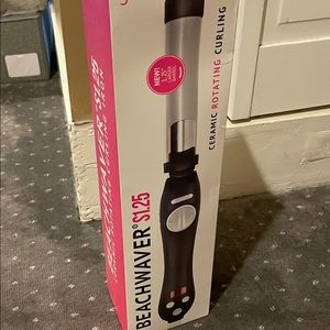 Beachwaver S1.25 rotating curling iron NEW IN BOX
